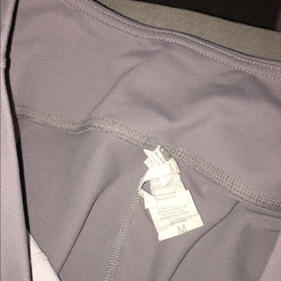 Fabletics medium leggings - Picture 4 of 4